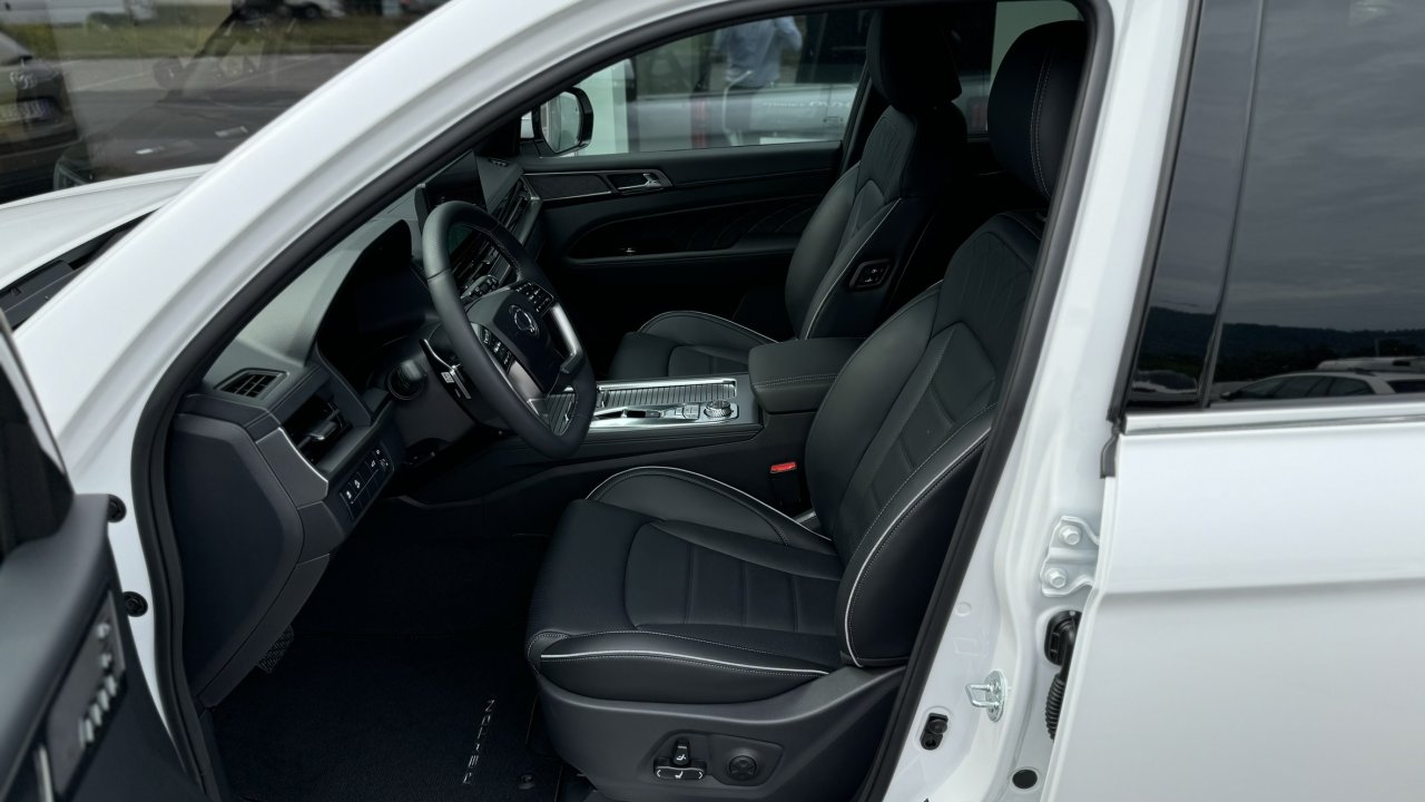 Rexton 2.2 D e-XDI Premium 4WD 7 miest. - DEMO vozidlo